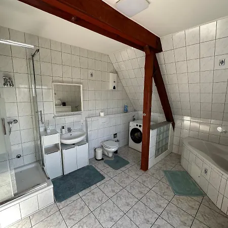 Schoene Grosse Maisonettenwohnung In