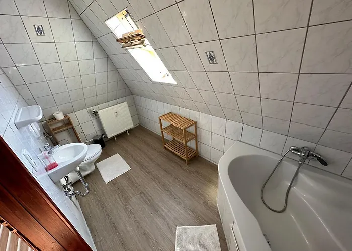 Schoene Grosse Maisonettenwohnung In