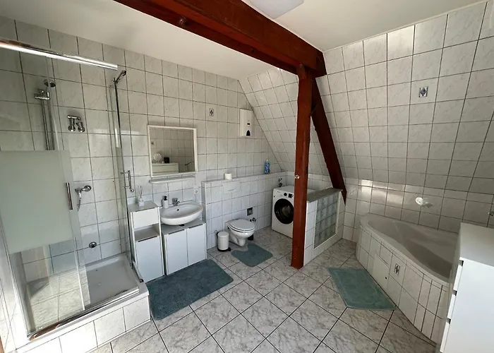 Schoene Grosse Maisonettenwohnung In