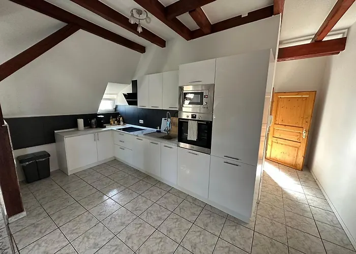 Appartement Schoene Grosse Maisonettenwohnung In Weissenthurm